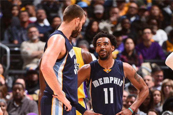 热火鏖战灰熊，易建联关键制胜