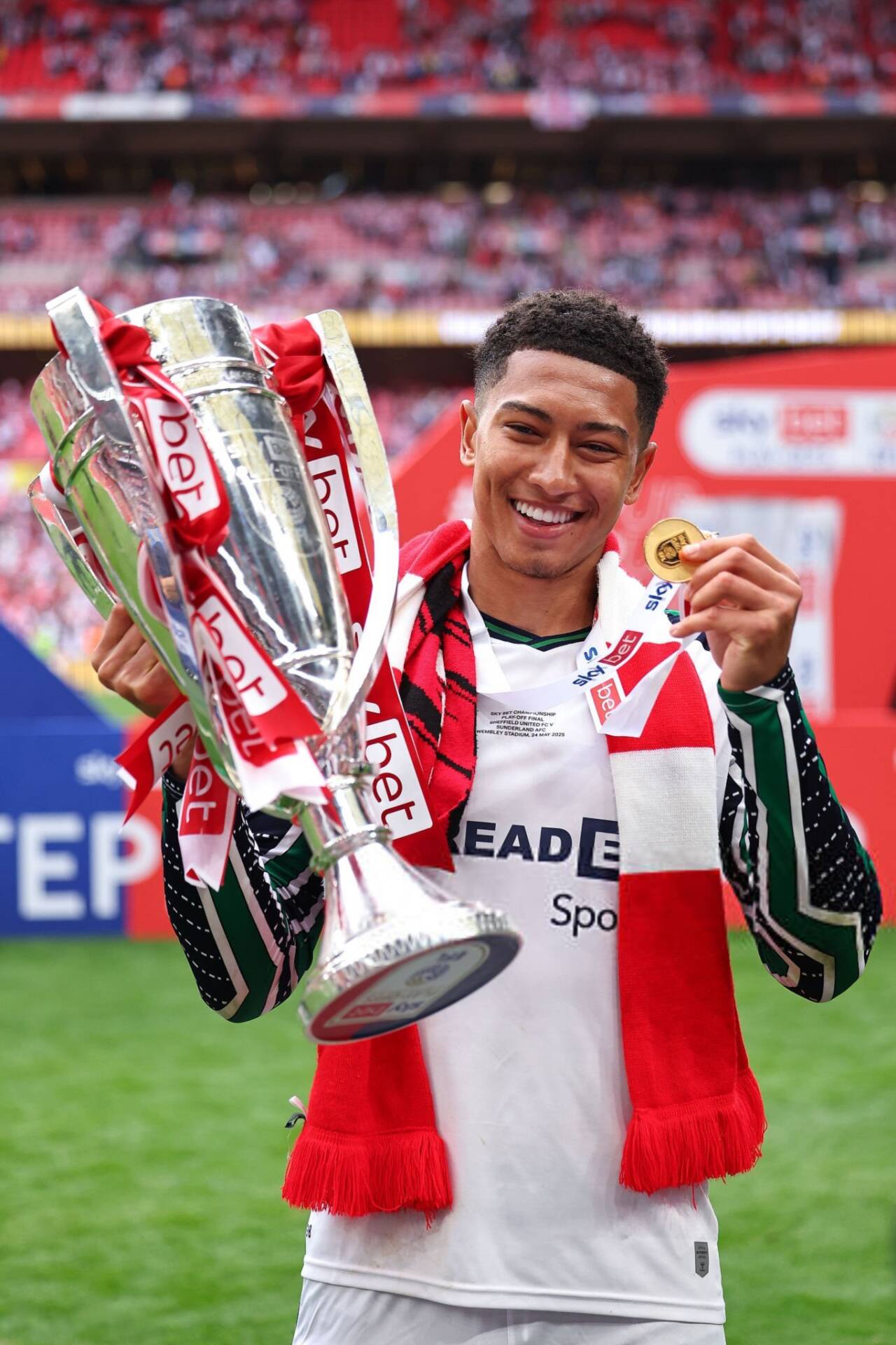 摩洛哥翻盘波兰，贝林厄姆惊艳四座