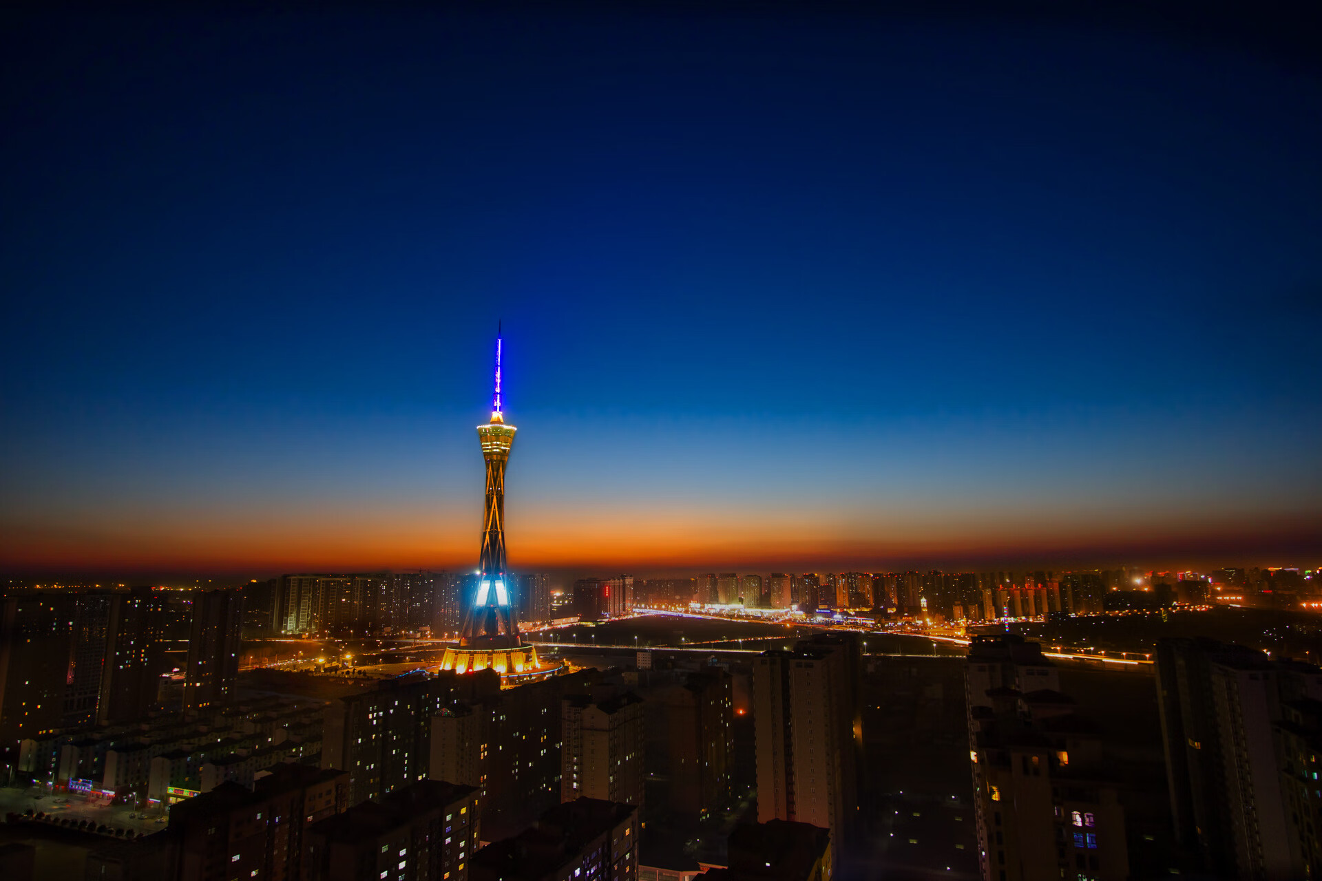 从墨尔本到马拉加，德约的承诺与永不熄灭的火焰