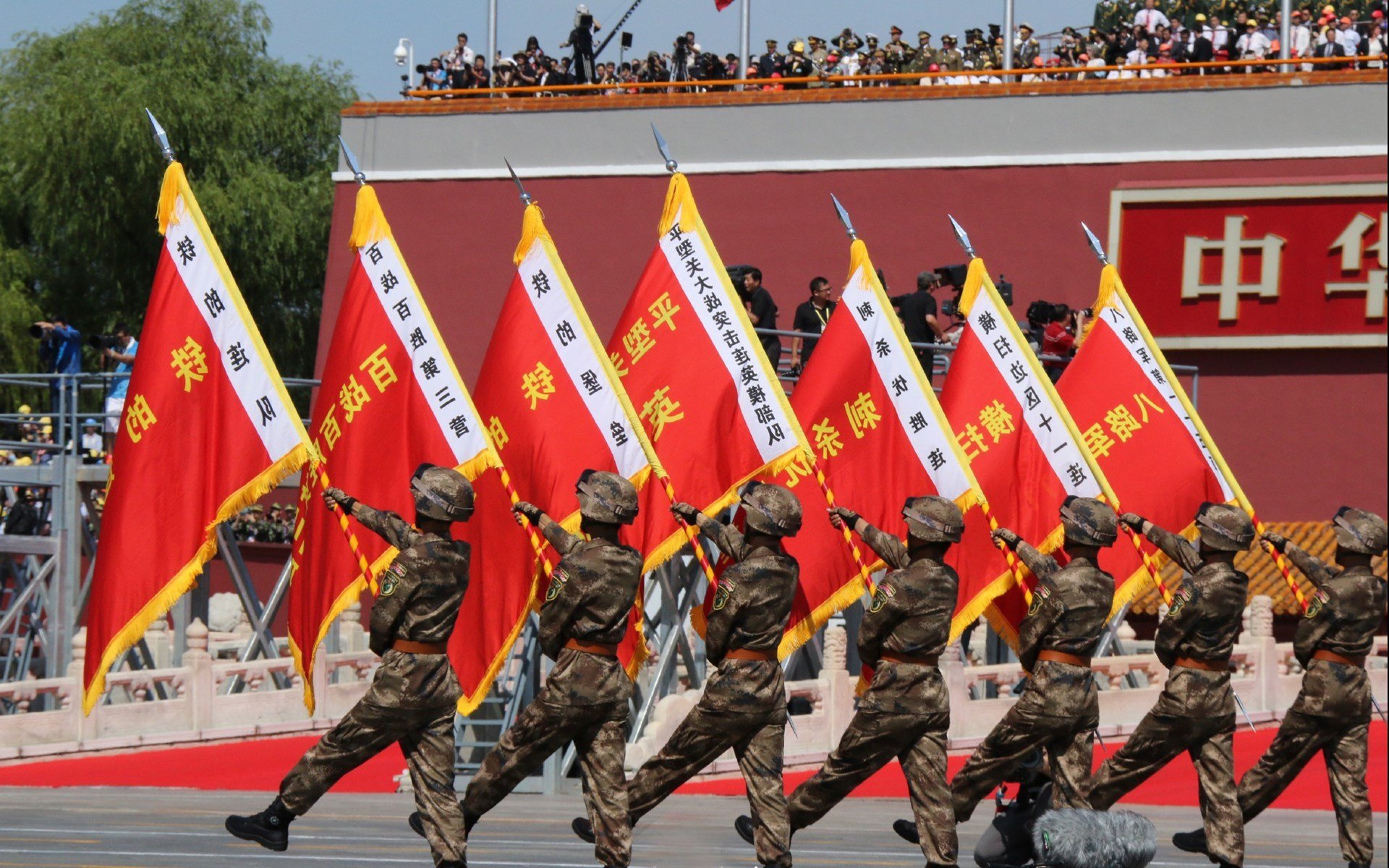 欧冠之夜，门神库尔图瓦用双掌写就的逆转史诗