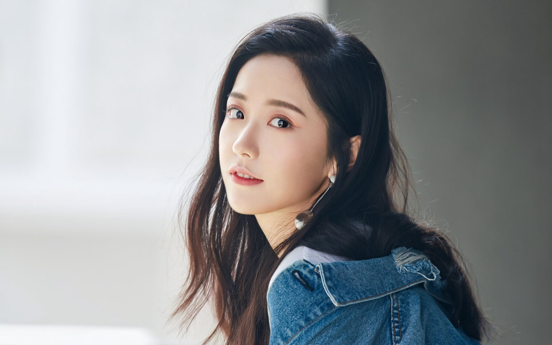 欧洲的钟摆撞响东方的鼓，当福登的魔法点亮多特蒙德的终场哨