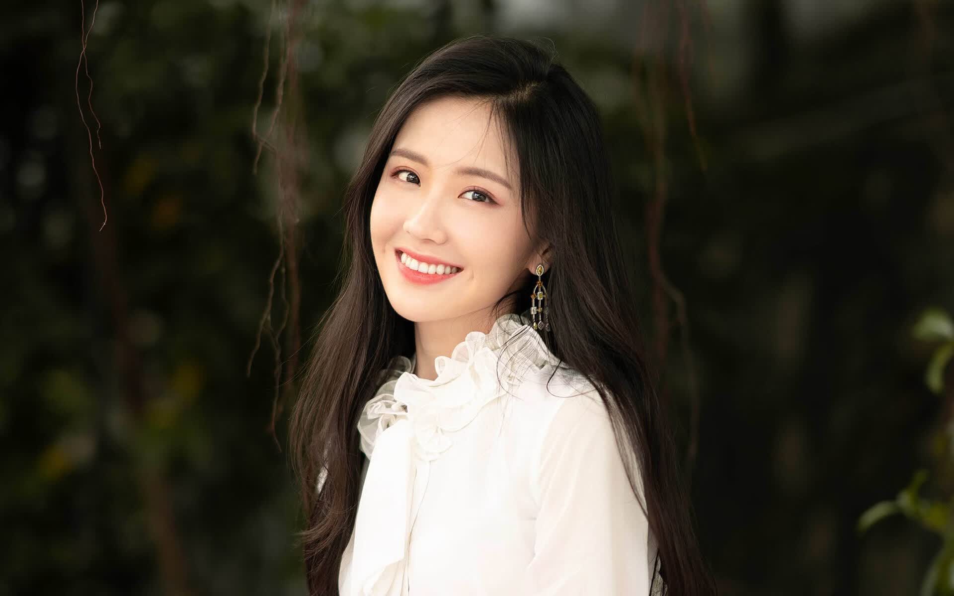 蓝红风暴中的孤星,2026世界杯F组,比利时压制冰岛,苏亚雷斯演绎绝唱辉煌